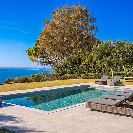 Grande Azzurro In Lakithra Villa Luaran gambar