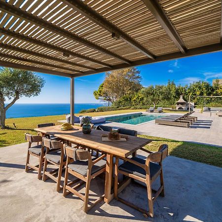 Grande Azzurro In Lakithra Villa Luaran gambar