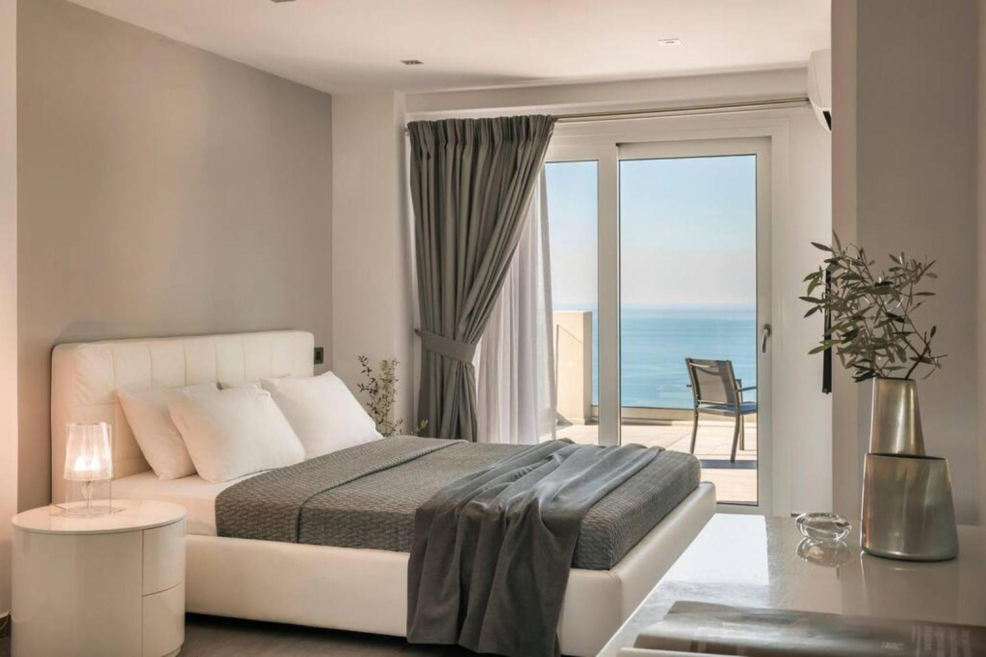 Grande Azzurro In Lakithra Villa Luaran gambar