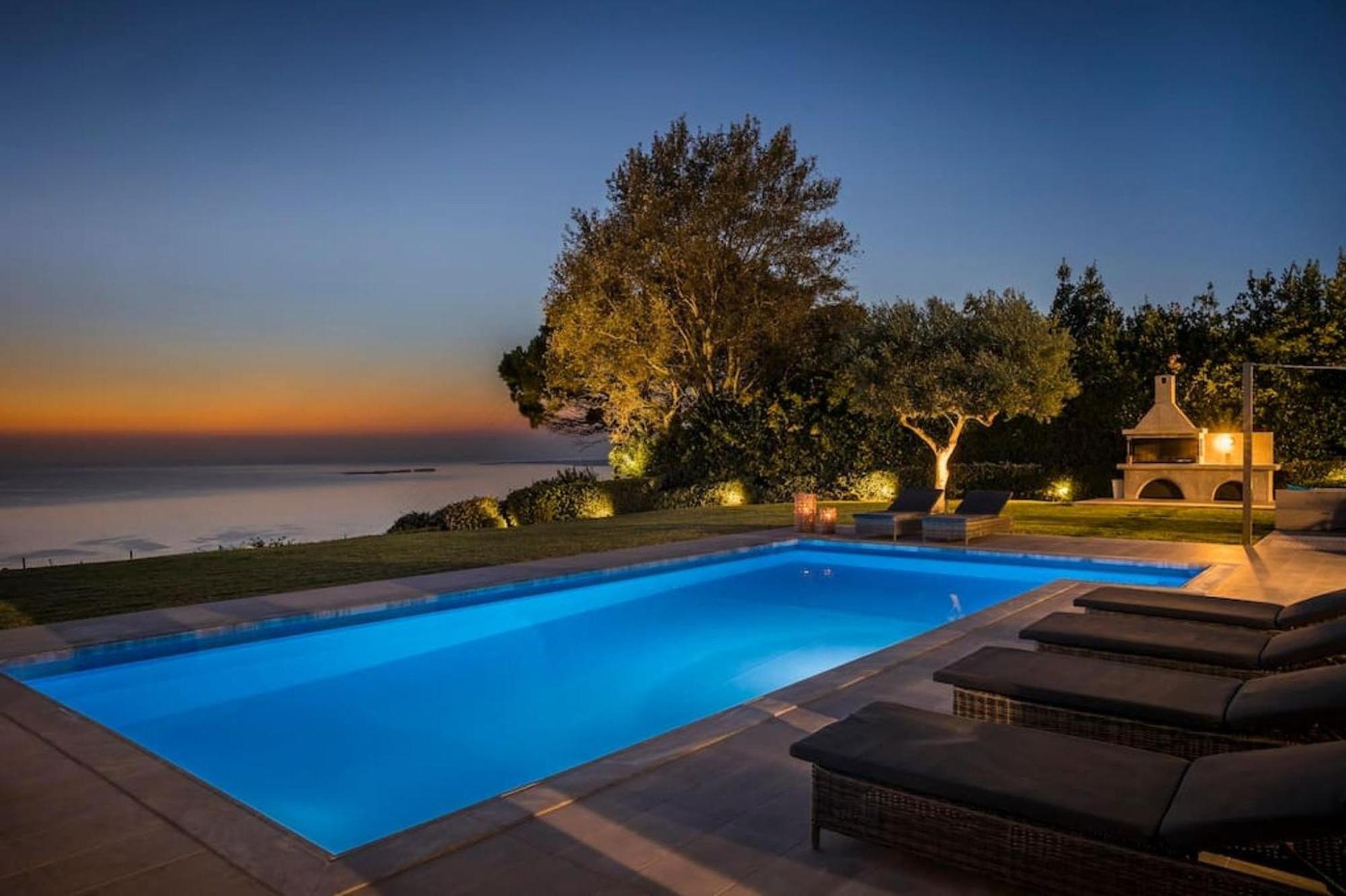 Grande Azzurro In Lakithra Villa Luaran gambar