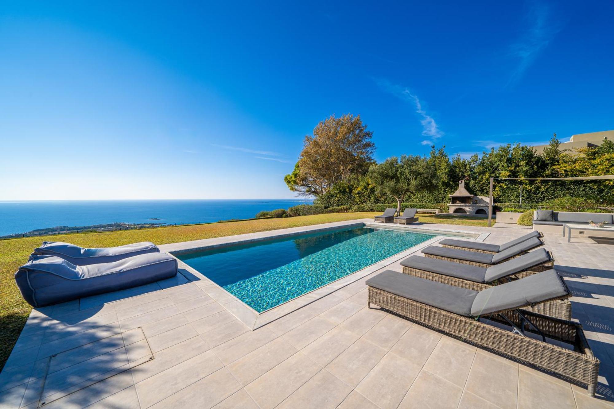 Grande Azzurro In Lakithra Villa Luaran gambar