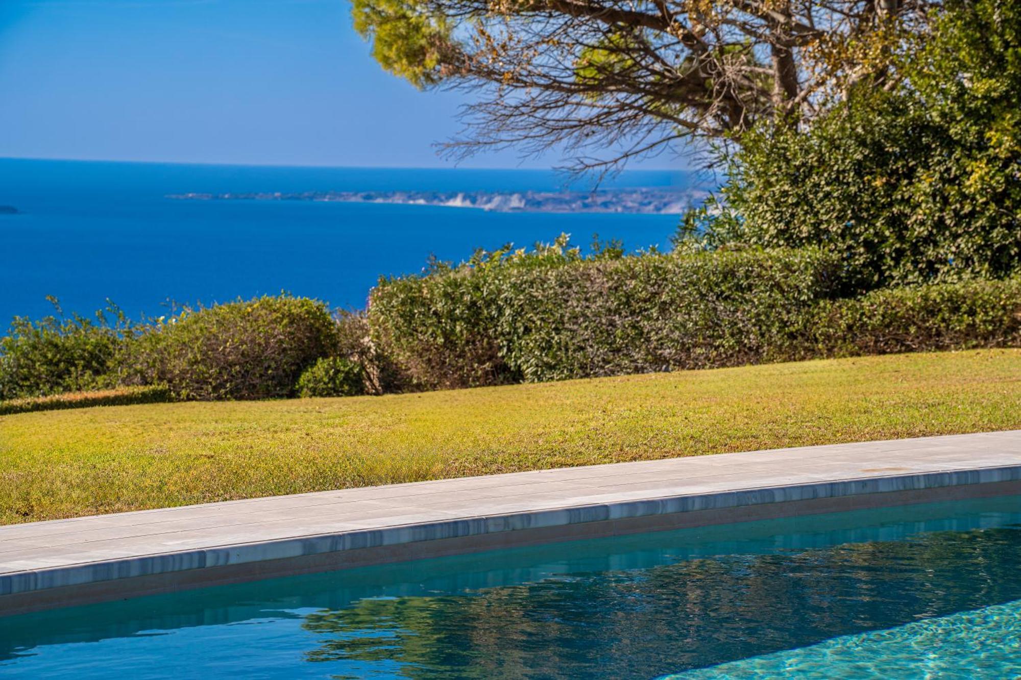 Grande Azzurro In Lakithra Villa Luaran gambar