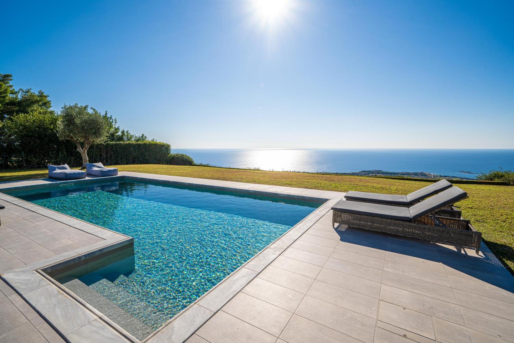 Grande Azzurro In Lakithra Villa Luaran gambar