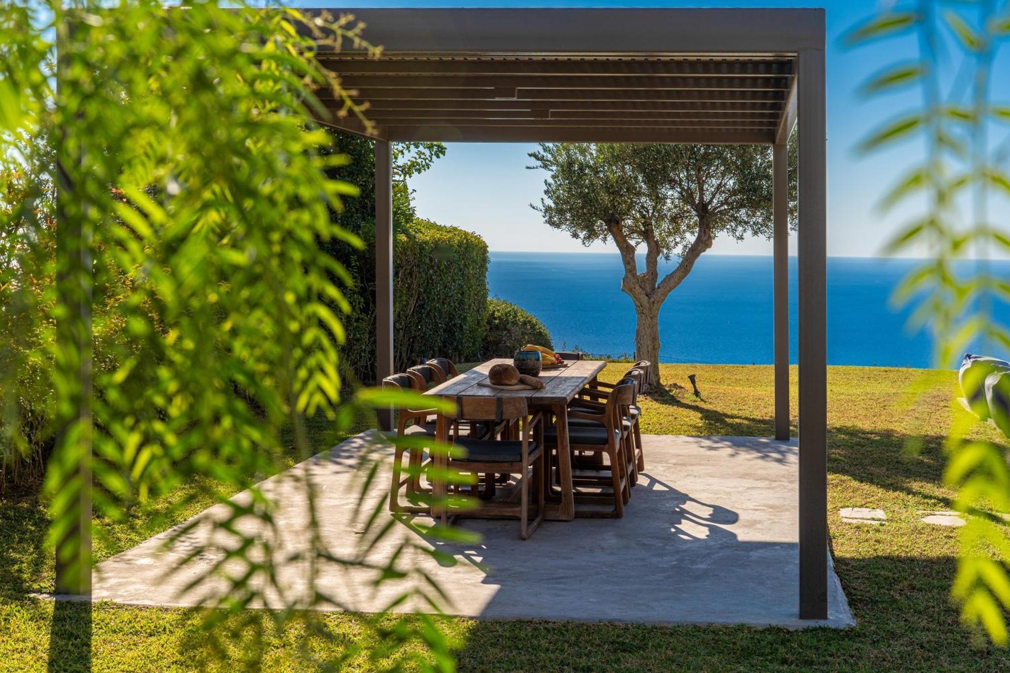 Grande Azzurro In Lakithra Villa Luaran gambar