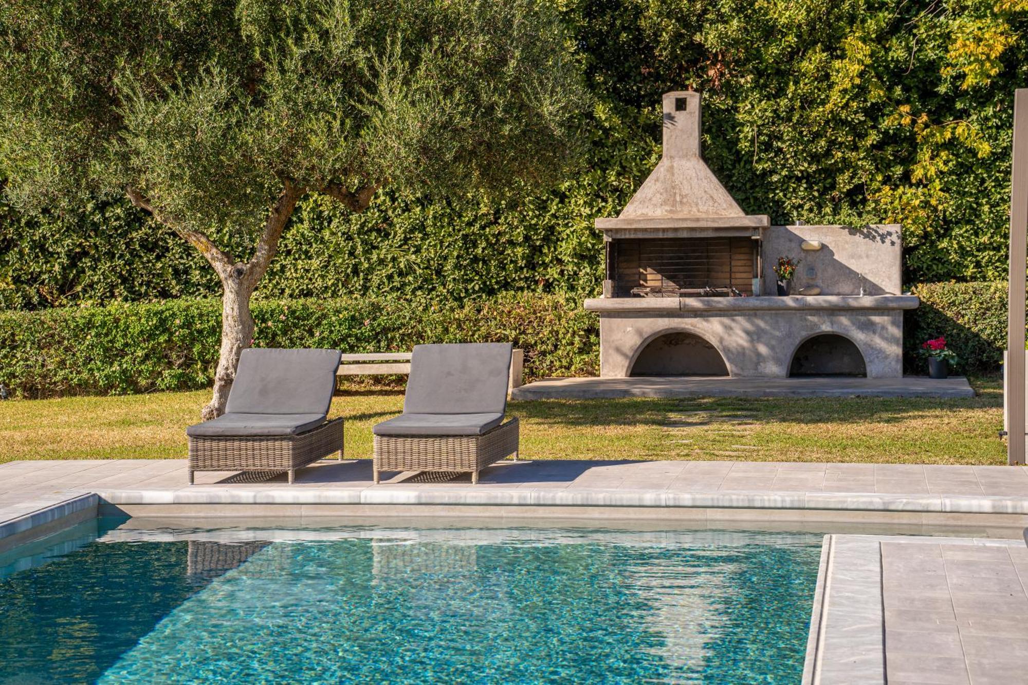 Grande Azzurro In Lakithra Villa Luaran gambar