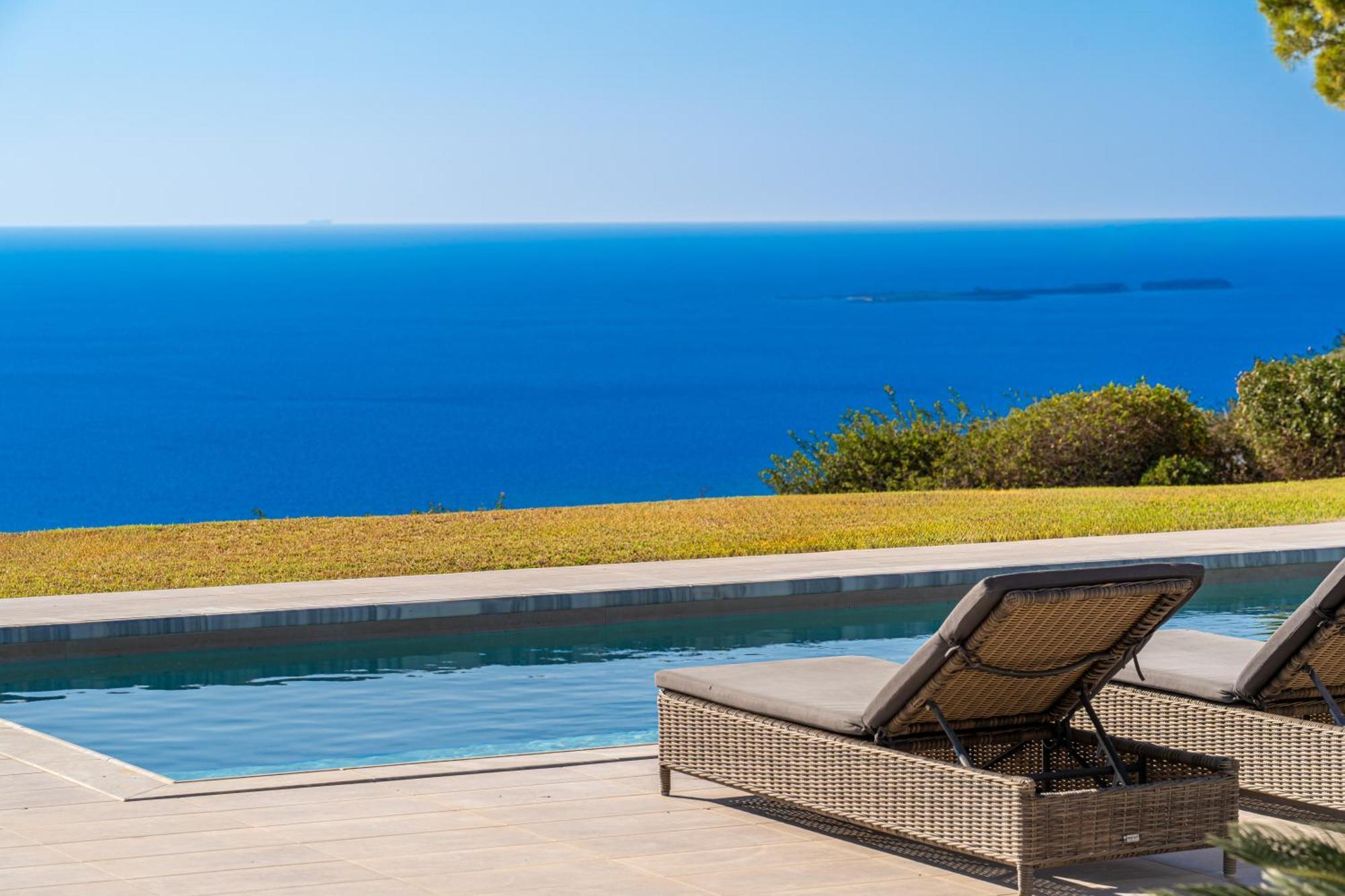 Grande Azzurro In Lakithra Villa Luaran gambar